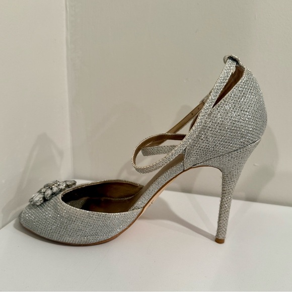 Badgley Mischka Silver Glitter Ankle Strap Heels-Crystal Embellishment Size 8.5 - Picture 10 of 12